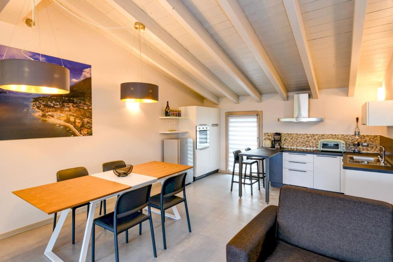 Gardaliva 5 Apartment มาแนร์บา เดล การ์ดา ภายนอก รูปภาพ