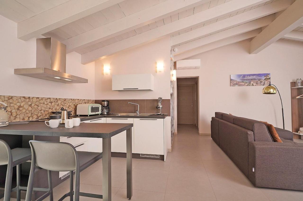 Gardaliva 5 Apartment มาแนร์บา เดล การ์ดา ภายนอก รูปภาพ